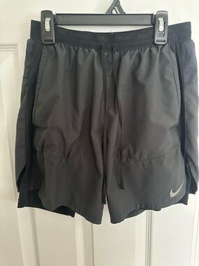 Nike Men’s Dri-fit Stride Black Athletic Shorts size Small